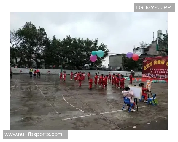 《小球星足球歌手是谁演唱的 探索歌曲背后的创作与演绎》