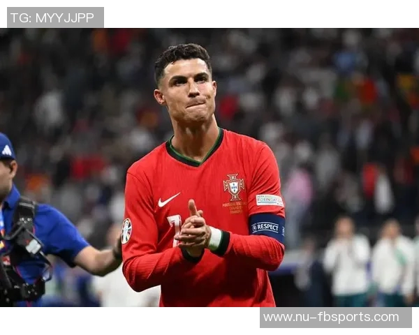 猜猜这位足球巨星的名字是谁 你能认出他吗